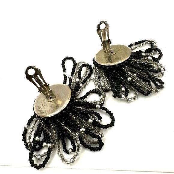 Black and silver tone beaded multi strand beaded clip on vintage earrings - Picture 7 of 8
